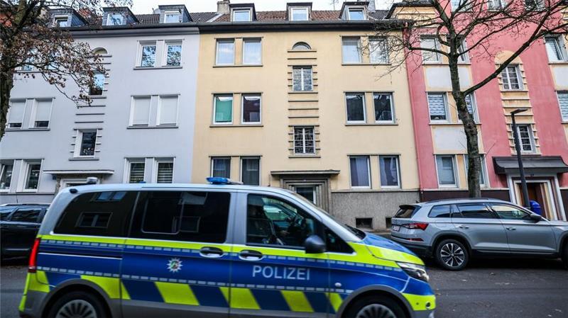 Hunderte Polizeibeamte versuchen, europäische Haftbefehle gegen mutmaßliche Schleuser zu vollstrecken. 