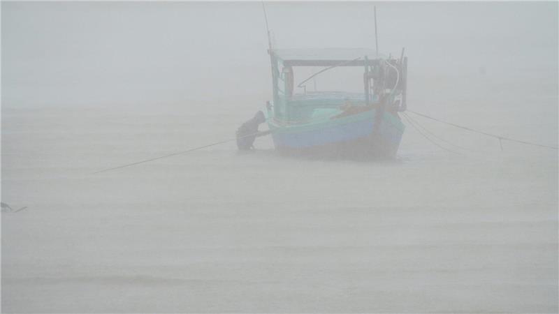 Taifun „Kajiki“ wütet in Vietnam - Schäden auf Hainan Hunderttausende Menschen sollten sich im Vorfeld in Sicherheit bringen.