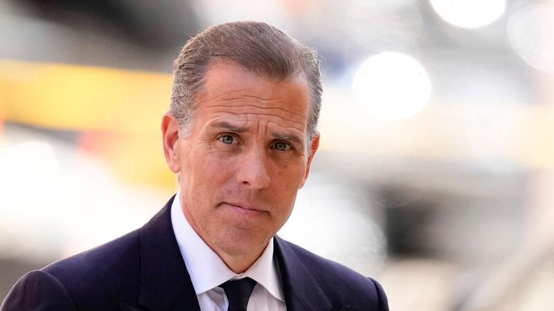 Hunter Bidens Anwaltszulassung in Washington ausgesetzt Hunter Biden ist Absolvent der Yale Law School und war in der Vergangenheit als Rechtsanwalt und Wirtschaftslobbyist tätig.