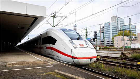 ICE von Hannover in Richtung Osten haben Verspätungen. (Symbolbild) 
