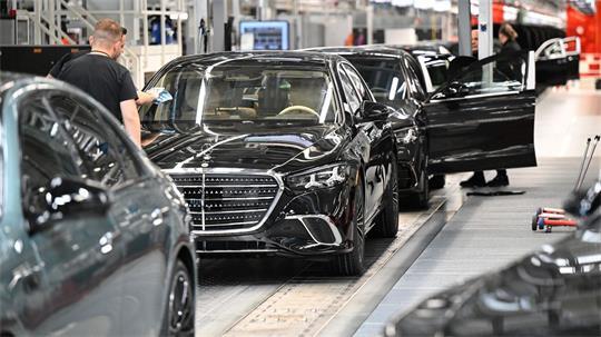 IG Metall ruft zu Protest bei Sparkurs bei Mercedes-Benz auf. (Archivbild)