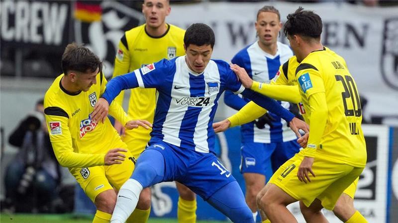 Nur 2:2 gegen Ulm: Mazas Distanzhammer reicht Hertha nicht Ibrahim Maza schießt Hertha gegen Ulm in Führung.