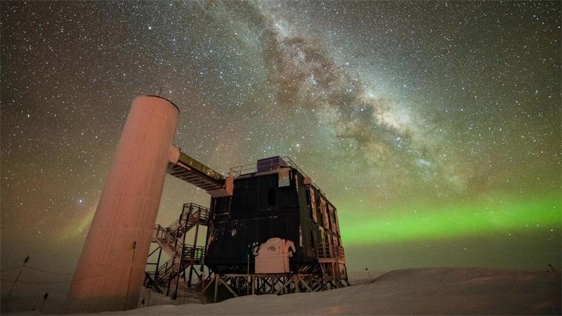 Geisterteilchenfang mit Eisklotz: Nobelpreis für US-Physiker „IceCube“ – ein Kubikkilometer Eis, der mit Sensoren ausgestattet ist. (Archivbild)