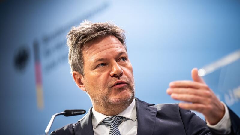 Nervenprobe Haushalt: Koalitionsklima sticht Klimagipfel „Ich bin ganz optimistisch, dass wir auf gutem Weg sind, uns zu einigen“, sagt Bundeswirtschaftsminister Robert Habeck.