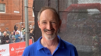 „Ich bin super happy. Der Lauf der Grundschulen war mit über 1000 Teilnehmern ein toller Erfolg.“Niels Schütte vom Rotary Club beim Buxtehuder Altstadtlauf am Sonntag, 30. August 2026