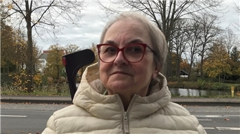 „Ich freue mich, dass ein guter Freund aus Neubukow zu Besuch ist. Wir kennen uns seit den 70er Jahren.“Annedore Büsch-Jbili aus Stade 