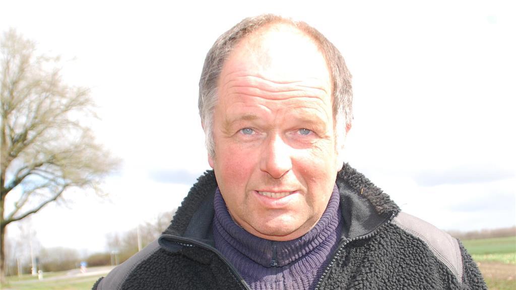 "Ich freue mich, dass wir für das Blumenfeld  eine diebstahlsichere Kasse instal...