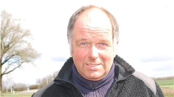 "Ich freue mich, dass wir für das Blumenfeld  eine diebstahlsichere Kasse installiert haben". Heinrich Dammann aus Apensen am Montag, 30. März 2026.