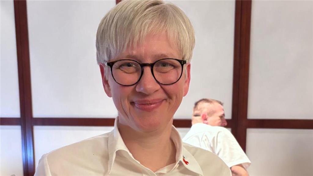 "Ich freue mich über all die vielen Menschen, die im Ehrenamt tätig sind."  Anja...