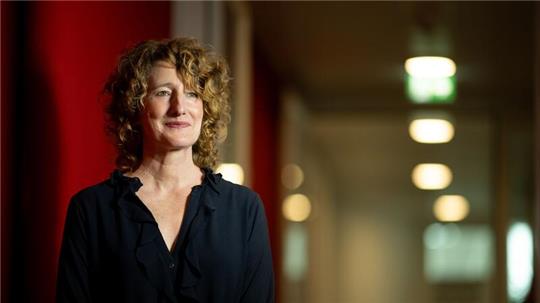 „Ich glaube, Filmemacher von außerhalb verstehen nicht ganz die Sensibilität, wenn es um die Frage geht, wie man Antisemitismus hier in Deutschland interpretiert“, sagt die  Intendantin der Berlinale.