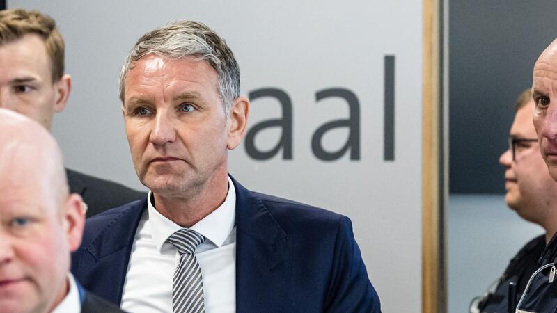 Höcke vor Gericht: „Ich bin tatsächlich völlig unschuldig“ „Ich habe mit Nationalsozialismus nichts, aber auch gar nichts am Hut“: Björn Höcke.