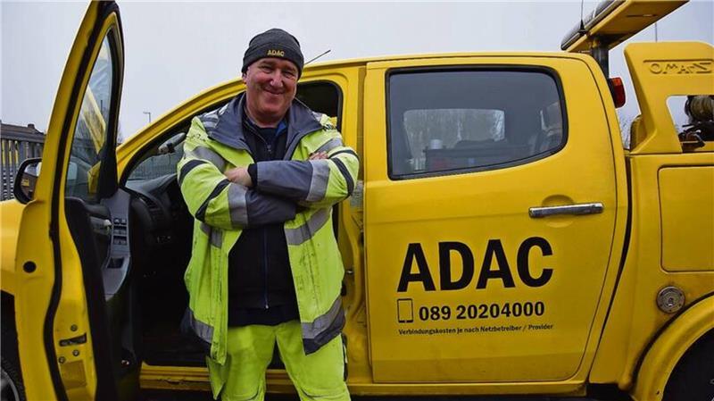 „Ich mache diesen Job schon mein ganzes Leben. Ich kenn‘ das nicht anders“, sagt Abschleppunternehmer Bernd Müller.