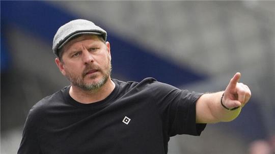 „Ich unterschreibe nicht für eine Liga, sondern immer bei einem Verein“, sagt HSV-Coach Steffen Baumgart.