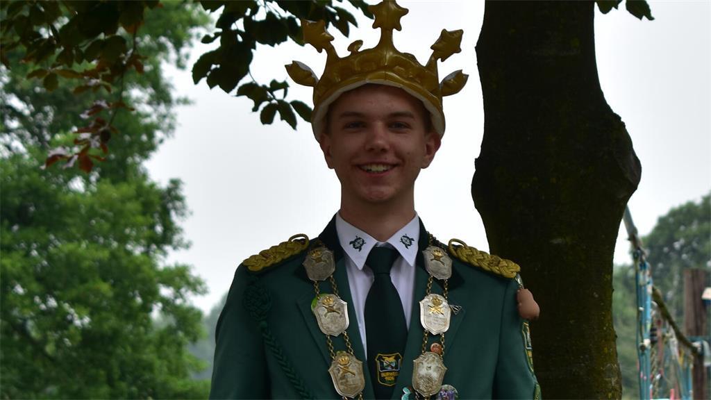 „Ich war und bin aufgeregt, aber freue mich, Burwegs neuer Jungschützenkönig gew...