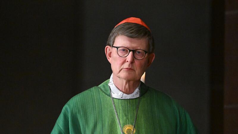 „Ich werde garantiert nicht hingehen und als Bischof einen Meineid leisten“, beteuerte der Erzbischof 2022 in einem Interview der Deutschen Presse-Agentur.