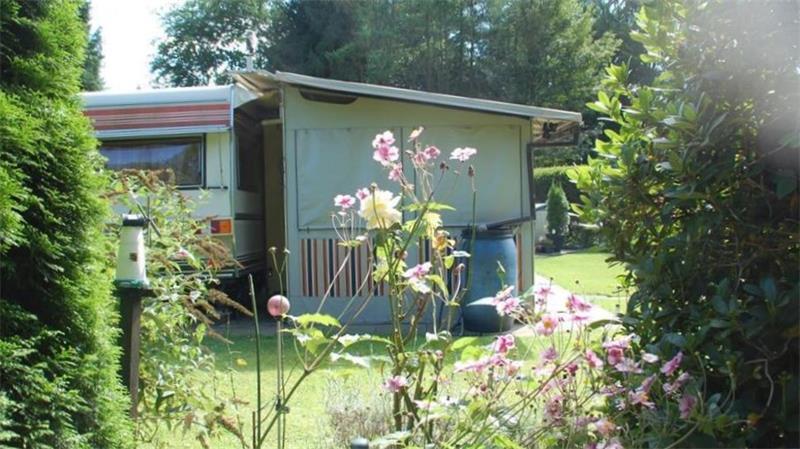 Camping in Sauensiek: Was verschlägt Urlauber in das kleine Dorf? Idylle für Dauercamper: In Sauensiek hat jeder sein eigenes Reich.