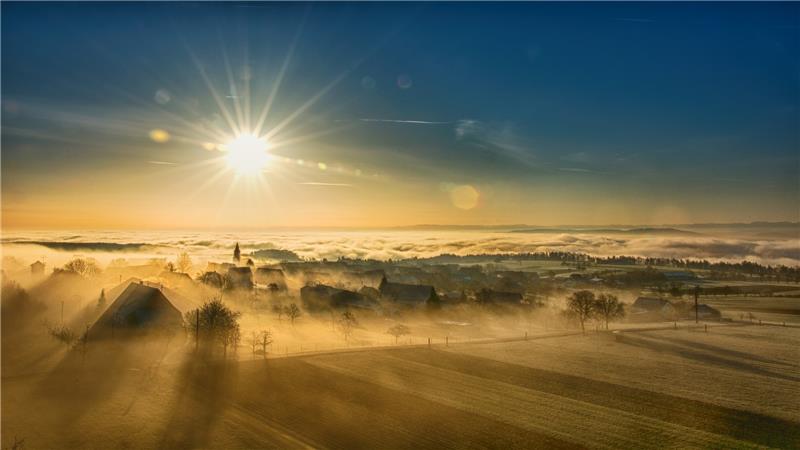 Landleben im Wandel: Wie sich die Dörfer verändern Idyllisches Landleben? Viele Dörfer werden mit der Zeit immer städtischer (Symbolbild). Foto: Pixabay/winterseitler
