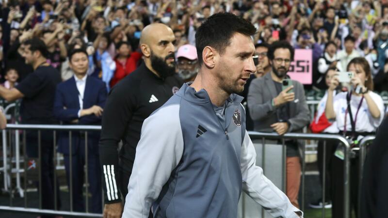 Messi sorgt in Hongkong für Eklat – Vertragsbruch? Ihm soll eine Muskelverletzung zu schaffen machen: Lionel Messi.
