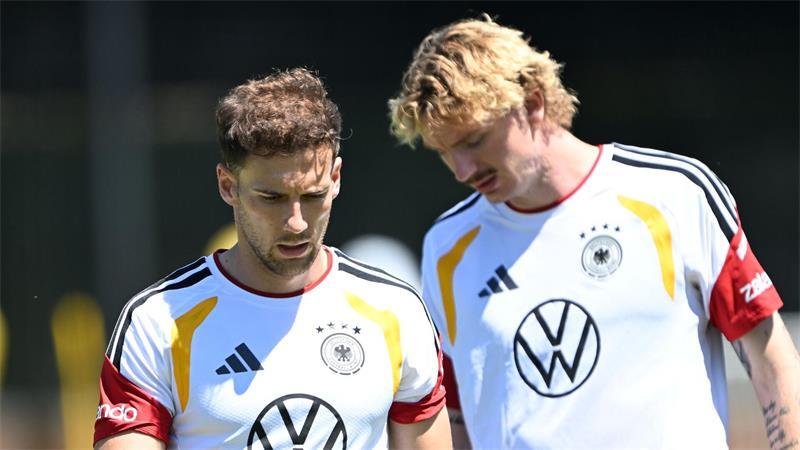 Ihr Turnier ist es noch nicht: Null-Minuten-Stürmer Nick Woltemade (r) und 25-Minuten-Mann Leon Goretzka hoffen auf Einsatzzeiten gegen Ecuador. 