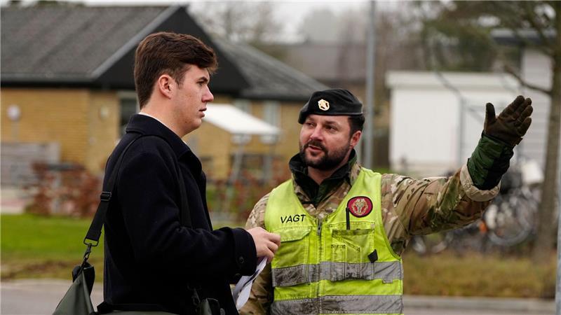 Ihr großer Bruder Kronprinz Christian (l) hat den Wehrdienst bereits abgeschlossen. (Archivbild)