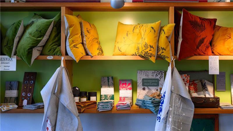 Ihre Produkte verkauft Susan Krieger auch in der Gläsernen Manufaktur. 