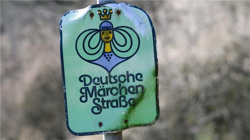 Ihren 50. Geburtstag feiert jetzt die Deutsche Märchenstraße, die vom hessischen Main bis nach Bremen führt und über 60 Städte und Gemeinden mit besonderem Bezug zu Märchen, Sagen und Legenden verbindet.
