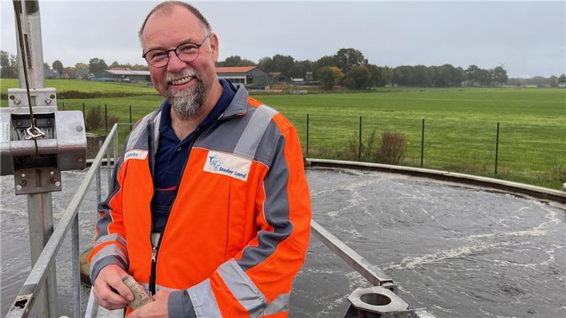 Klärungsbedarf: Wie das Wasser in Oldendorf wieder sauber wird Ike Sobotke kennt das Klärwerk in Oldendorf seit 35 Jahren.