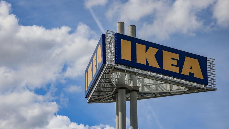 Ikea-Kunden müssen am Freitag möglicherweise längere Wartezeiten in Kauf nehmen.