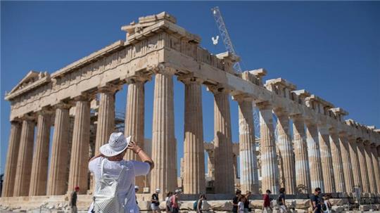Im 19. Jahrhundert wurden Teile des Parthenon-Tempels in Athen durch einen Briten abgebaut und an das British Museum in London verkauft.