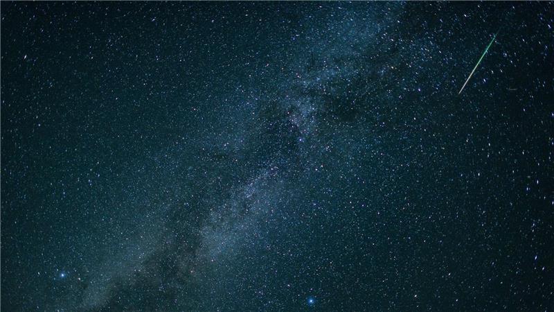 Sternschnuppen-Strom der Perseiden im August zu sehen Im August gibt es viele Sternschnuppen zu sehen - die meisten üblicherweise in der Nacht vom 12. auf den 13. August. (Archivbild)