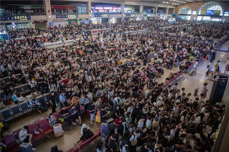 Nach Corona: Chinas Tourismus boomt zur „Goldenen Woche” Im Bahnhof Hankou in Wuhan ist der Boom des Inlandstourismus besonders gut zu sehen.