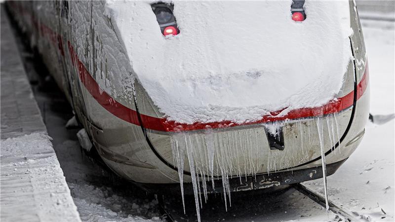 Im Bahnverkehr gibt es weiterhin starke Einschränkungen.