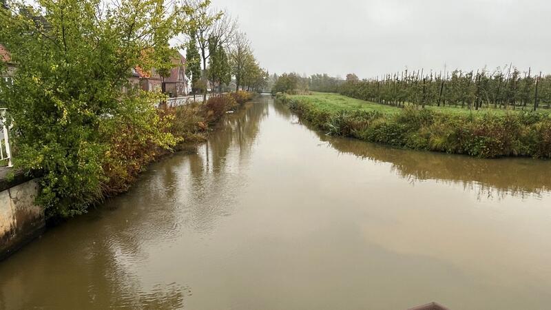 Extremwetter: Altländer wollen die Wassermassen bei Starkregen bändigen Im Bereich der Umgehungsstraße hat sich Sand in der Wettern abgelagert.