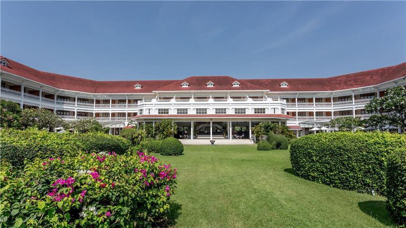 Filmreif: Thailands Traumkulissen locken Hollywood Im Centara Grand Beach Resort & Villas Hua Hin wurden Teile des Oscar-prämierten Dramas „The Killing Fields - Schreiendes Land“ von 1984 gedreht.