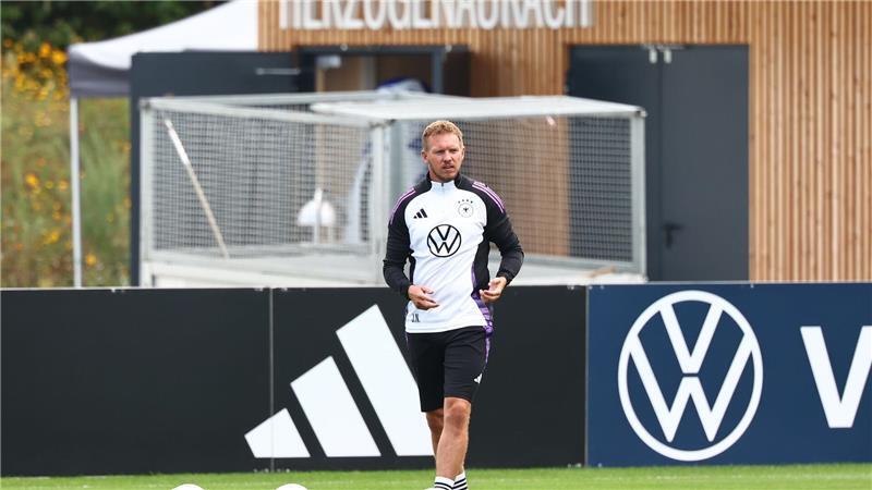 Im DFB-Stammquartier bereitet Julian Nagelsmann die Nationalspieler auf die WM-Quali-Spiele vor.