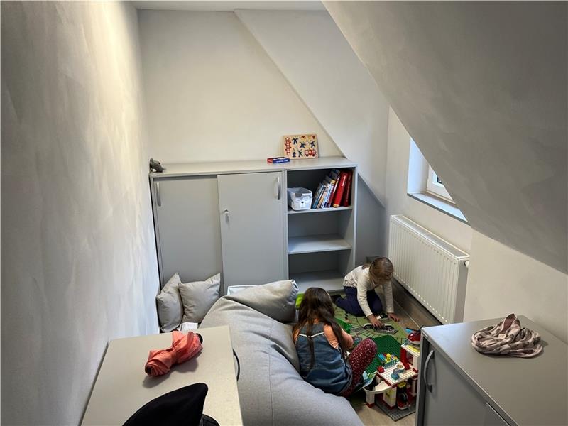 Politiker loben Engagement der Feuerwehr bei Gerätehaus-Erweiterung in Agathenburg Im Dachgeschoss werden die Kinder der Feuerwehrleute bei Einsätzen betreut. Foto Vasel