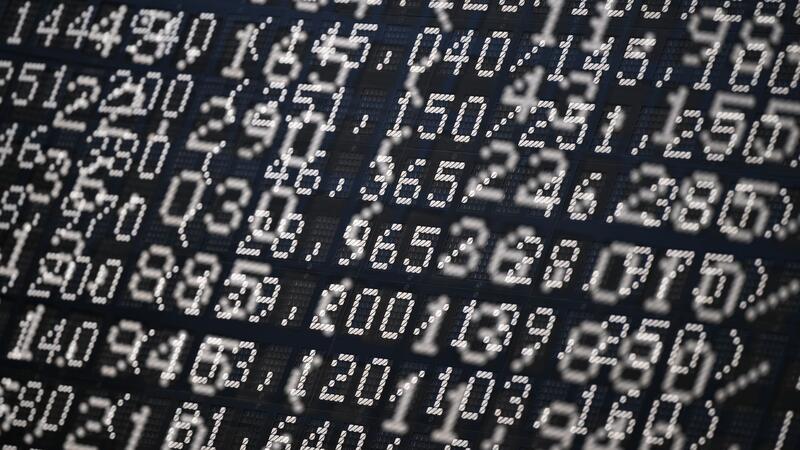 Ende der Börsenturbulenzen wegen Trump nicht in Sicht Im Dax fallen die Aktienkurse inmitten der weltweiten Börsenturbulenzen (Archivfoto).