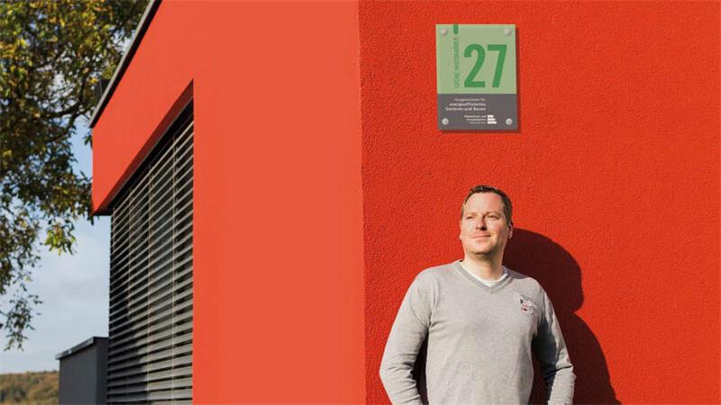 Wer jetzt im Kreis Stade eine grüne Hausnummer bekommen kann Im Dezember wurde die ersten „Grünen Hausnummern“ im Landkreis Stade verliehen.