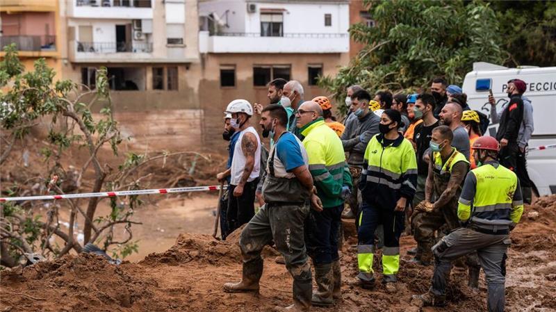Im Einsatz sind im Katastrophengebiet unter anderem bereits 7.500 Militärangehörige.