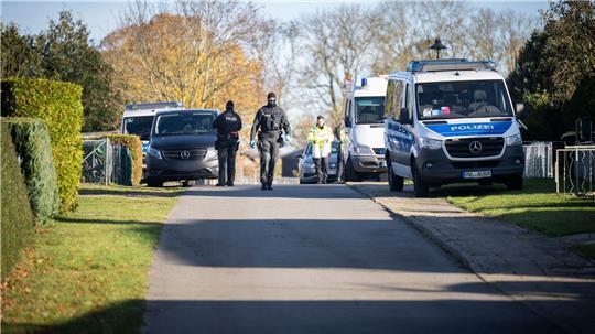 Im Fall Fabian lässt der Anwalt der seit Anfang November in U-Haft sitzenden Tatverdächtigen die Haftgründe prüfen. (Archivbild)