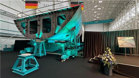 Im Februar ist bereits das erste von drei neuen Flottendienstbooten in Wolgast auf Kiel gelegt worden. (Archivbild)