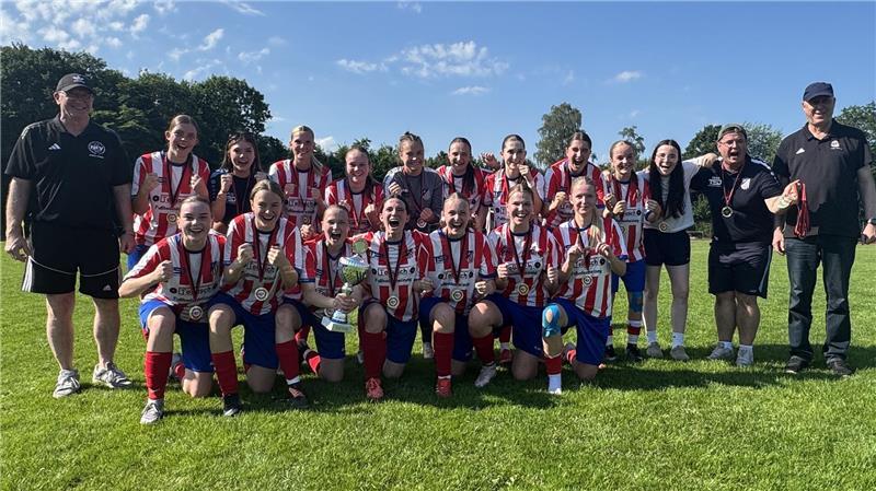 Hitzeschlachten beim Kreispokal - Spannung und Drama in den Finals Im Finale der Frauen trafen mit dem FC Rosengarten und dem TVV Neu Wulmstorf zwei Teams aus dem Kreis Harburg aufeinander. Rosengarten gewann 4:2.