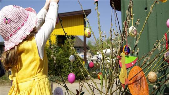 Im Freilichtmuseum können Kinder am Ostermontag an vielen Stationen basteln, filzen oder backen.