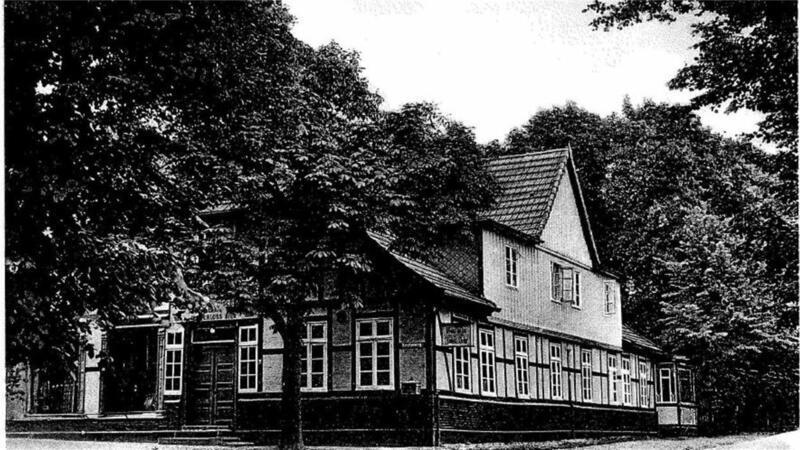 1930 in Sittensen: 100 Reichsmark für das Wegerecht Im Gasthaus Oehr an der Scheeßeler Straße in Sittensen wurde das Geschäft besiegelt.