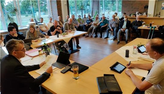 Im Gemeinderat hatten sich Anwohner der Siedlungsstraßen Gußberg und Schulstraße gegen eine Bebauung im Grenzstreifen ausgesprochen. Foto: Lohmann