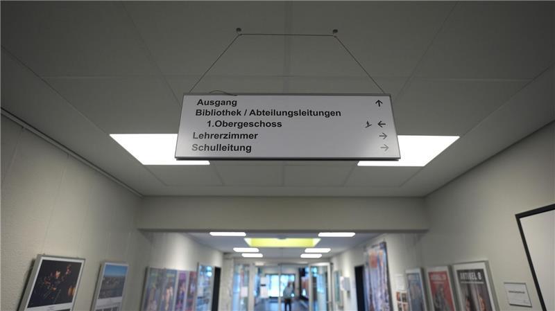 Im Goethe-Gymnasium in Hamburg-Lurup gilt seit Jahren ein striktes Handyverbot. 