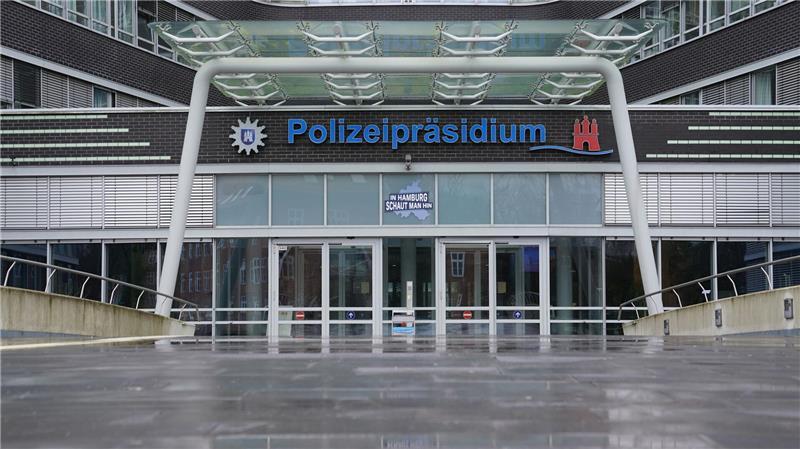 Verdacht auf „Mord im Internet“ - Behörden informieren Im Hamburger Polizeipräsidium informieren Behörden über ein Verfahren zu Cyberkriminalität. (Archivbild)