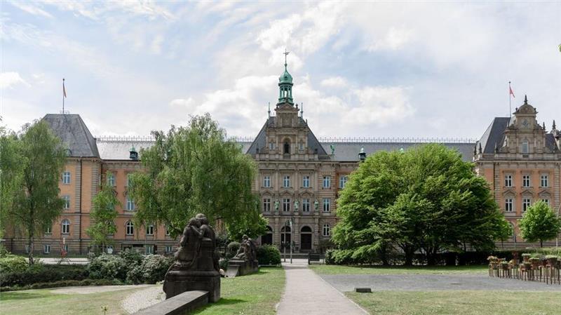 Tausende Klagen gegen Fluglinien: Kunden fordern Entschädigung Im Hamburger Ziviljustizgebäude sitzt auch das Amtsgericht-Mitte. (Archivbild)