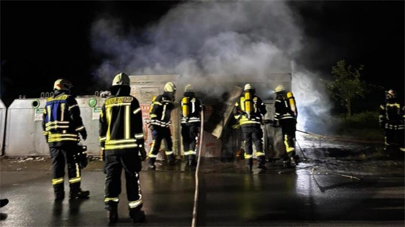 Im Handelspark in Bad Bederkesa brannten drei Container mit Elektroschrott.