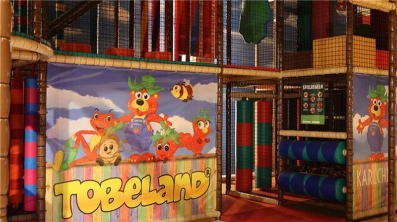 Im Indoor-Bereich gibt es nicht nur Leckereien, sondern auch Möglichkeiten zum Austoben.